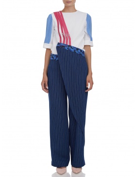 Wide leg trousers with one-shoulder suspenders 